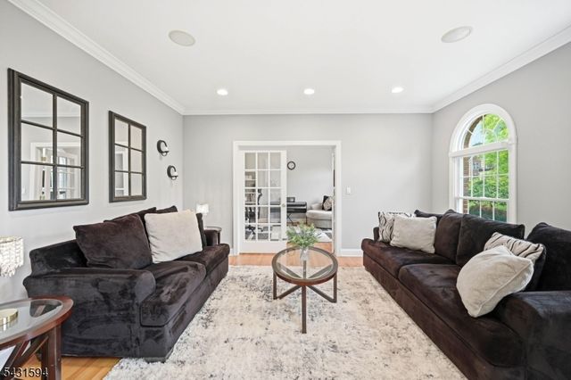 9 Cornerstone Way, Livingston Twp., NJ 07039