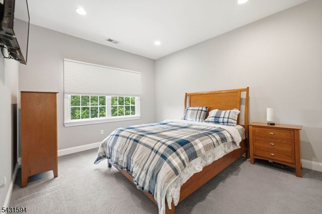 9 Cornerstone Way, Livingston Twp., NJ 07039