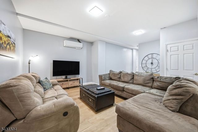 9 Cornerstone Way, Livingston Twp., NJ 07039