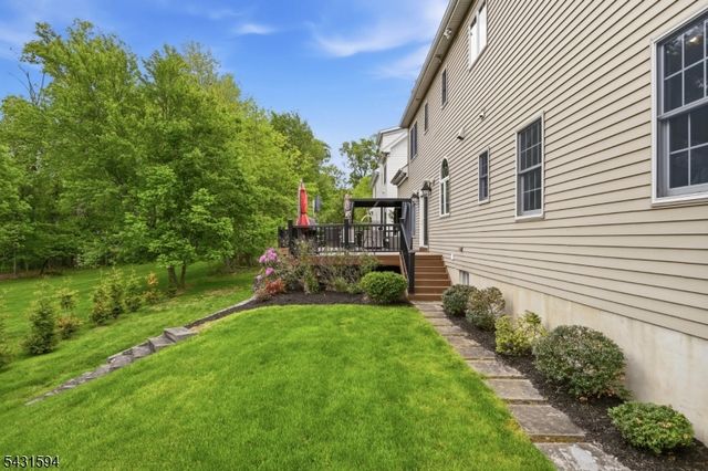 9 Cornerstone Way, Livingston Twp., NJ 07039