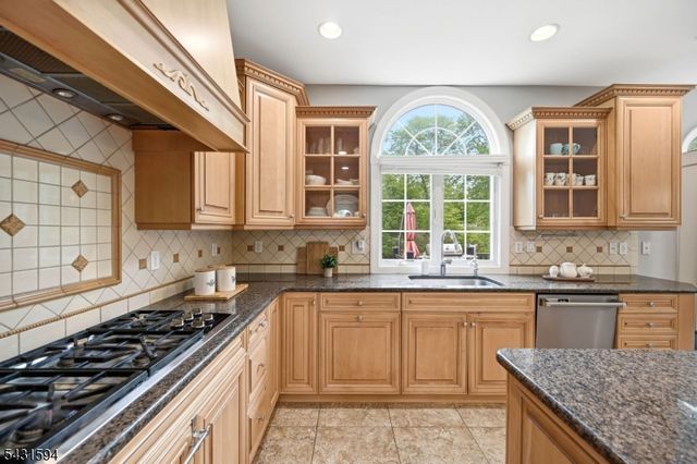 9 Cornerstone Way, Livingston Twp., NJ 07039