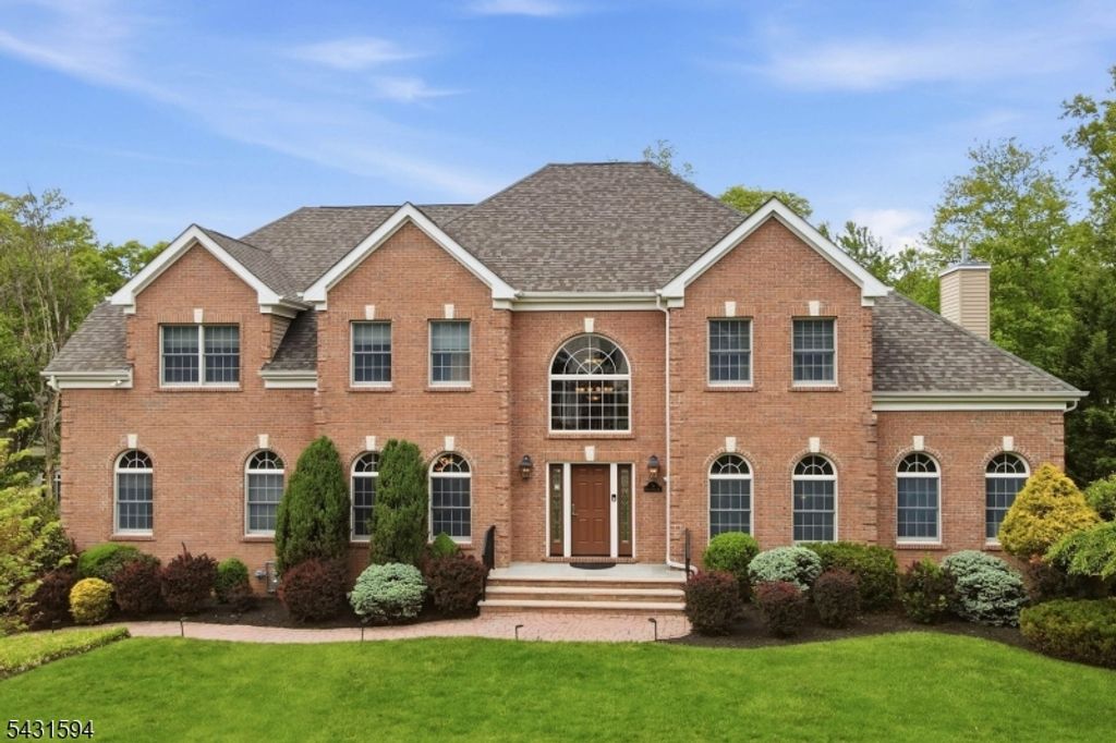 9 Cornerstone Way, Livingston Twp., NJ 07039