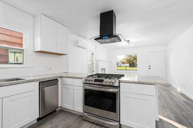 1570 N Teilman Avenue, Fresno, CA 93728