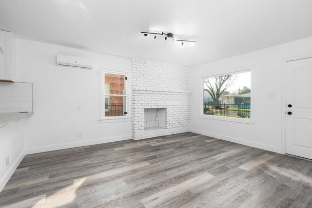 1570 N Teilman Avenue, Fresno, CA 93728