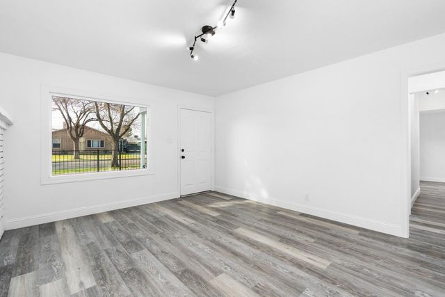 1570 N Teilman Avenue, Fresno, CA 93728