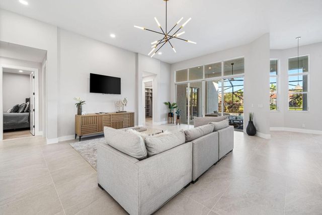 246 Sedona Way, Palm Beach Gardens, FL 33418