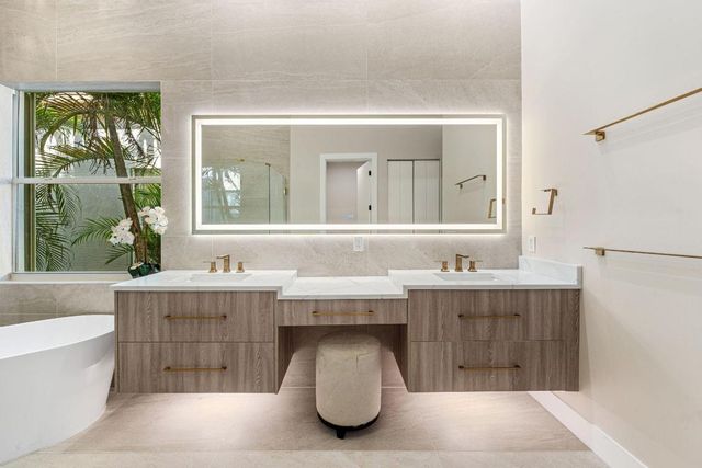 246 Sedona Way, Palm Beach Gardens, FL 33418