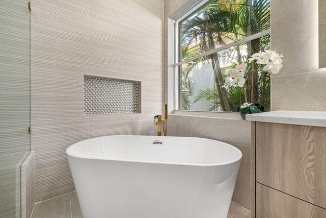 246 Sedona Way, Palm Beach Gardens, FL 33418