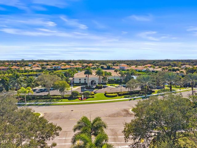 246 Sedona Way, Palm Beach Gardens, FL 33418