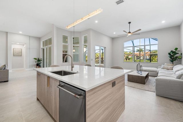 246 Sedona Way, Palm Beach Gardens, FL 33418