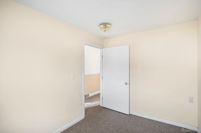 8050 Ortonville Road, Independence Charter Township, MI 48348