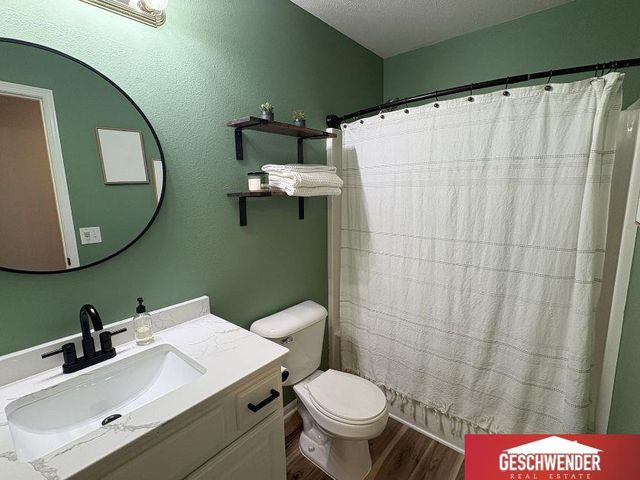 18911 T Circle, Omaha, NE 68135