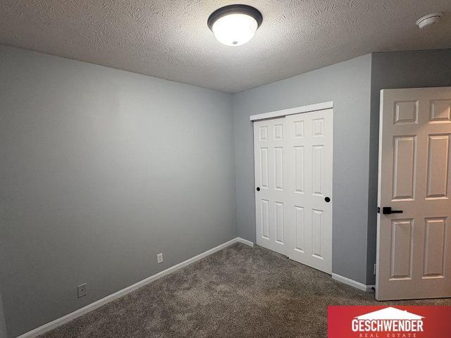 18911 T Circle, Omaha, NE 68135