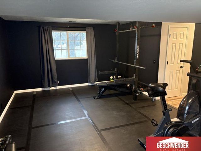 18911 T Circle, Omaha, NE 68135