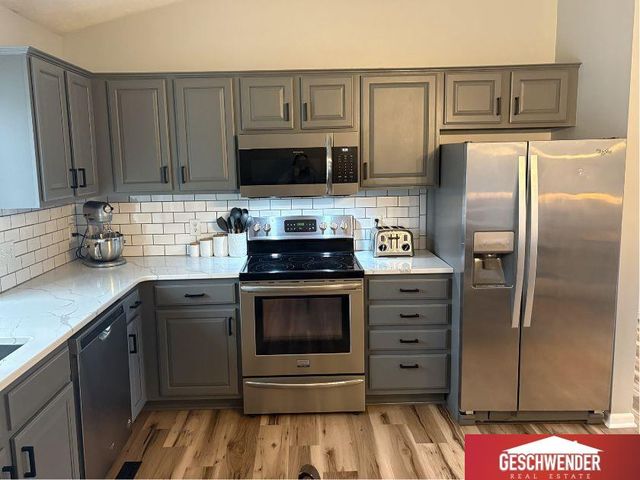 18911 T Circle, Omaha, NE 68135