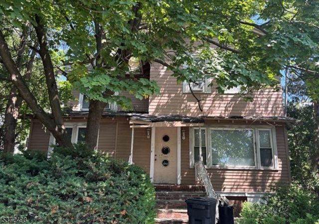304 S Burnett St, East Orange City, NJ 07018