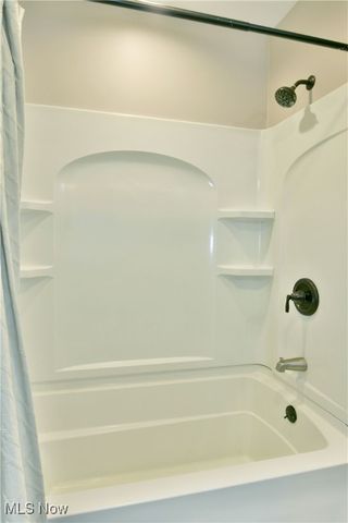 2613 Cadwallader Sonk Road, Cortland, OH 44410