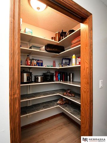 7922 Park Drive, Ralston, NE 68127