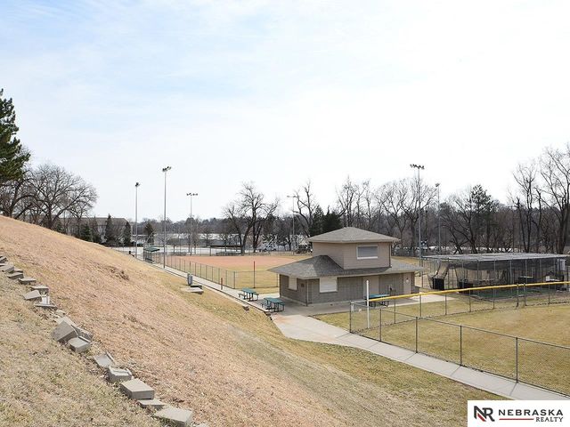 7922 Park Drive, Ralston, NE 68127