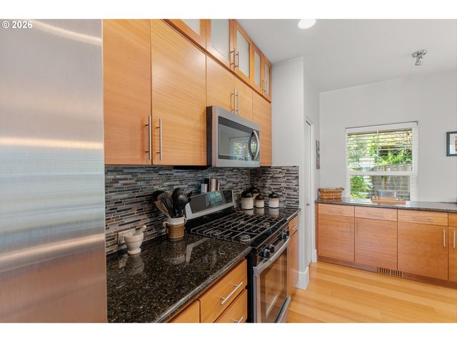 780 Nw 118TH Ave 105, Portland, OR 97229