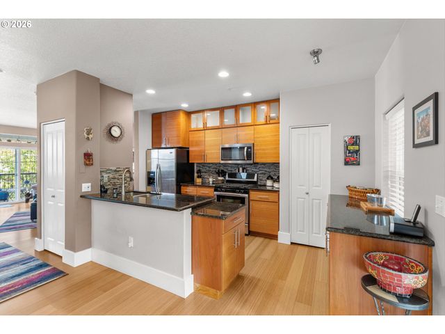 780 Nw 118TH Ave 105, Portland, OR 97229
