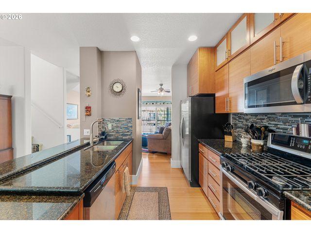 780 Nw 118TH Ave 105, Portland, OR 97229