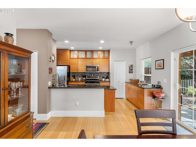 780 Nw 118TH Ave 105, Portland, OR 97229