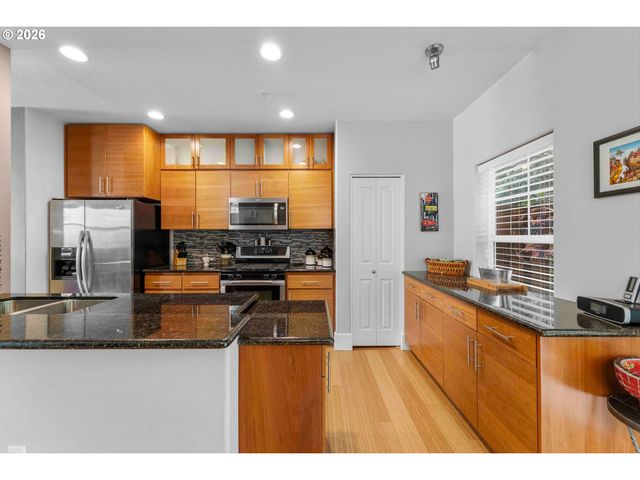 780 Nw 118TH Ave 105, Portland, OR 97229