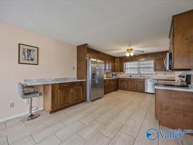 179 Plainview Drive SE, Owens Cross Roads, AL 35763