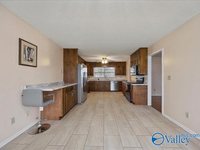 179 Plainview Drive SE, Owens Cross Roads, AL 35763