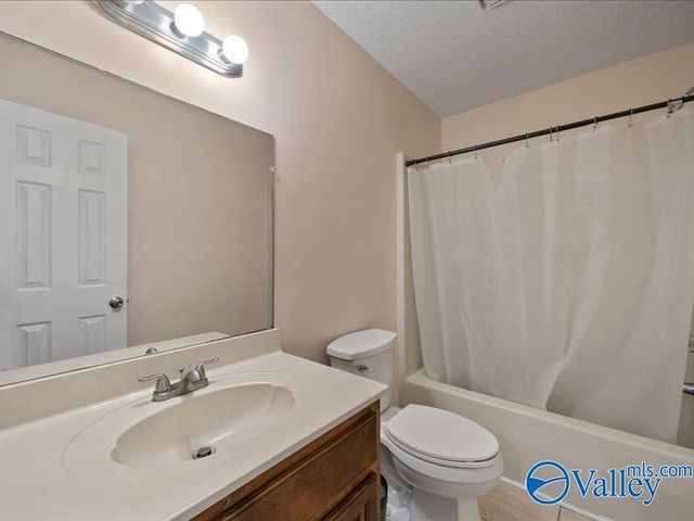 179 Plainview Drive SE, Owens Cross Roads, AL 35763