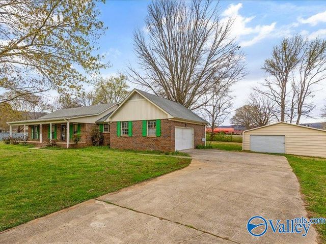 179 Plainview Drive SE, Owens Cross Roads, AL 35763