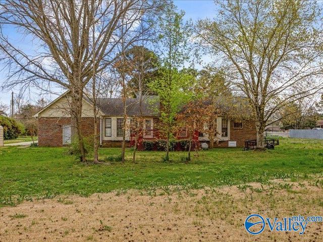 179 Plainview Drive SE, Owens Cross Roads, AL 35763
