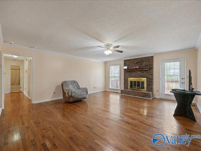 179 Plainview Drive SE, Owens Cross Roads, AL 35763