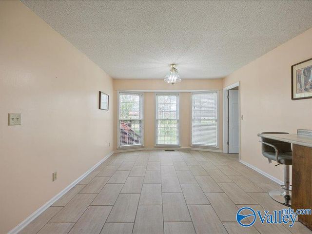 179 Plainview Drive SE, Owens Cross Roads, AL 35763