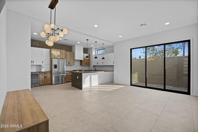 377 E WINDSOR Avenue 21, Phoenix, AZ 85004