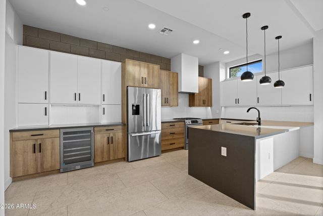 377 E WINDSOR Avenue 21, Phoenix, AZ 85004