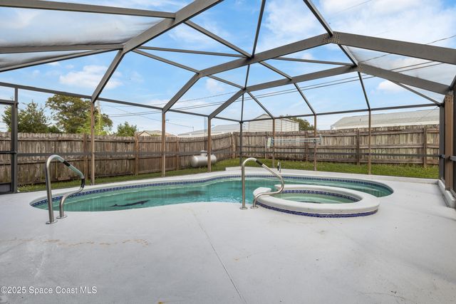 737 NE Badger Drive NE, Palm Bay, FL 32905