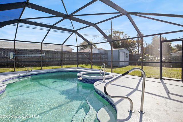 737 NE Badger Drive NE, Palm Bay, FL 32905