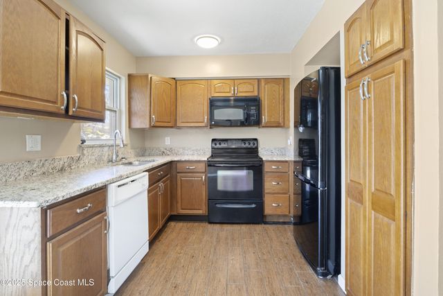 737 NE Badger Drive NE, Palm Bay, FL 32905