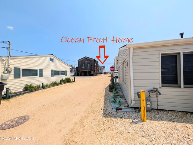 21 E Penguin Way, Lavallette, NJ 08735