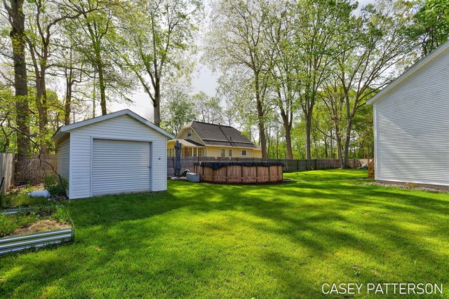 94 Elwood Court, Holland, MI 49424