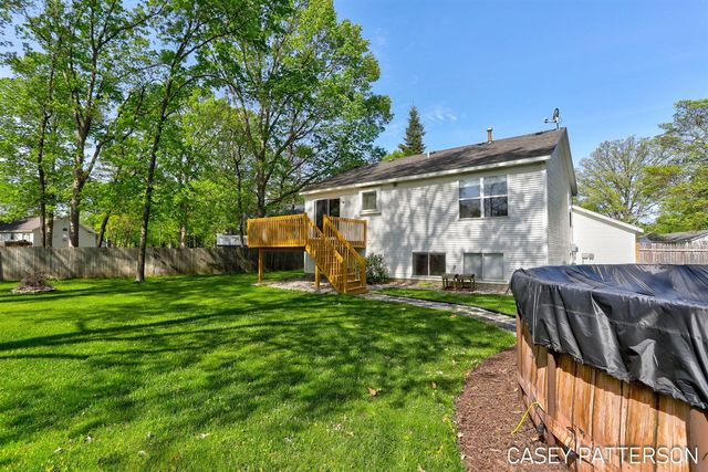 94 Elwood Court, Holland, MI 49424