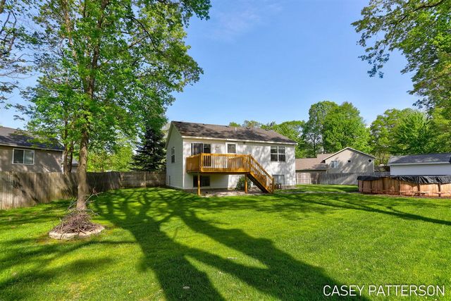 94 Elwood Court, Holland, MI 49424