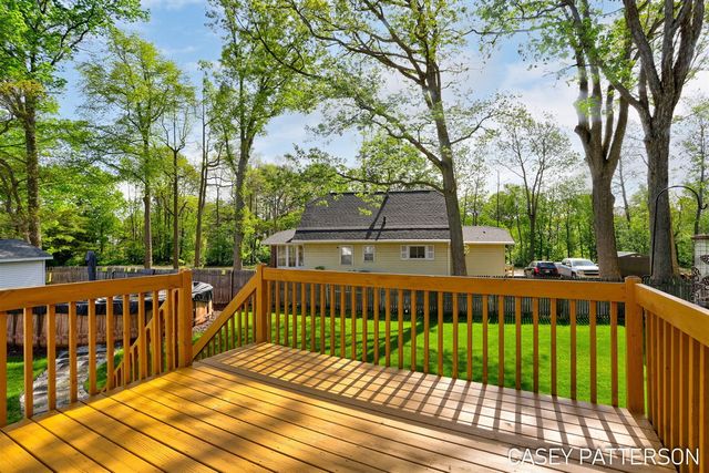 94 Elwood Court, Holland, MI 49424