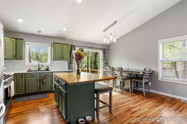 94 Elwood Court, Holland, MI 49424