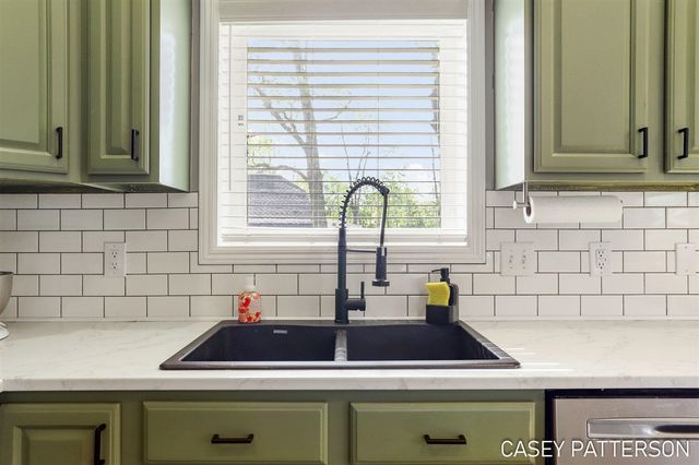 94 Elwood Court, Holland, MI 49424
