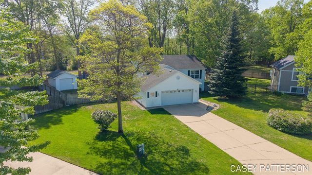 94 Elwood Court, Holland, MI 49424