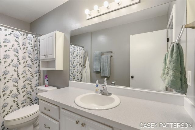 94 Elwood Court, Holland, MI 49424
