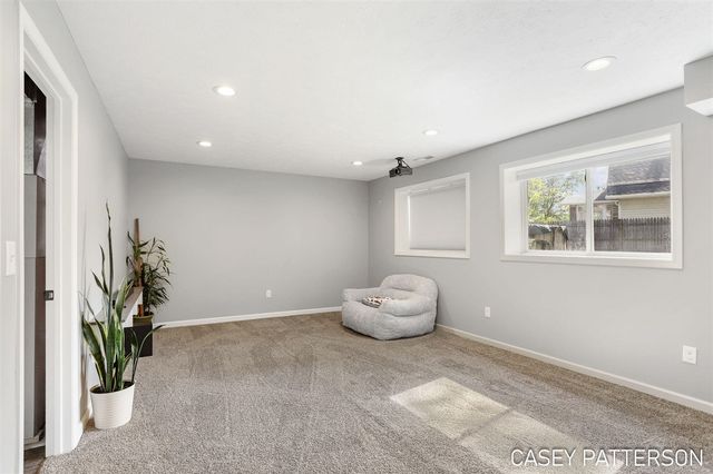 94 Elwood Court, Holland, MI 49424
